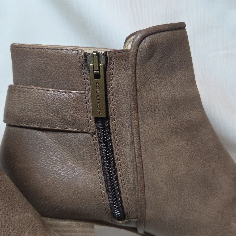 Aquatalia Taupe Ankle Booties with Buckle/Tan Sz 7 1/2. - Picture 3 of 8